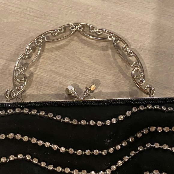 Stunning, vintage purse with gorgeous crystals - Picture 2 of 6